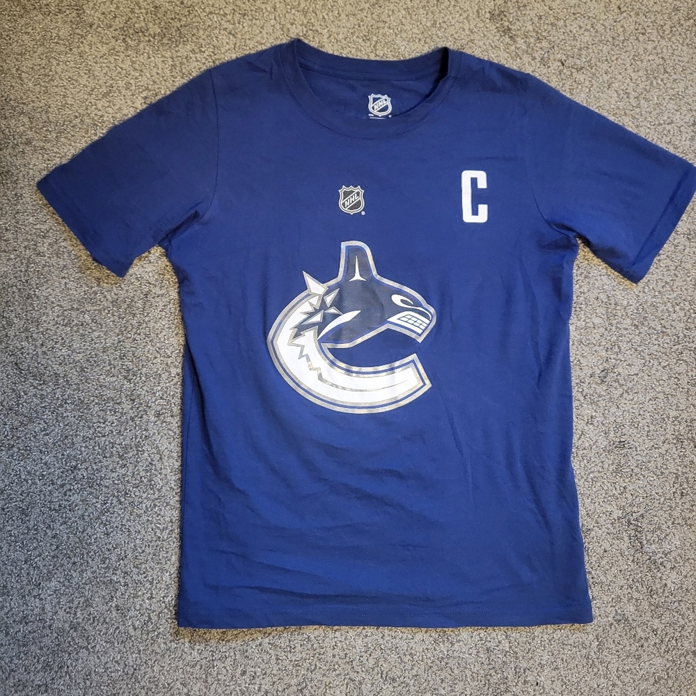 Vancouver CANUCKS Quinn Huges T-shirt